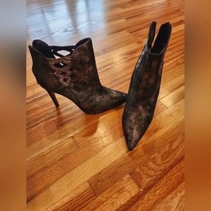 Rangoni firenze heets. Never worn. 8.5. Gorgeoua leather. Original box and bag.